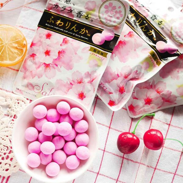 Kracie-Fuwarinka-Rose-Sakura-Soft-Candy-05